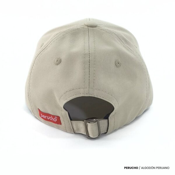 Gorra de algodón Pima color beige escudo bordado - Imagen 3