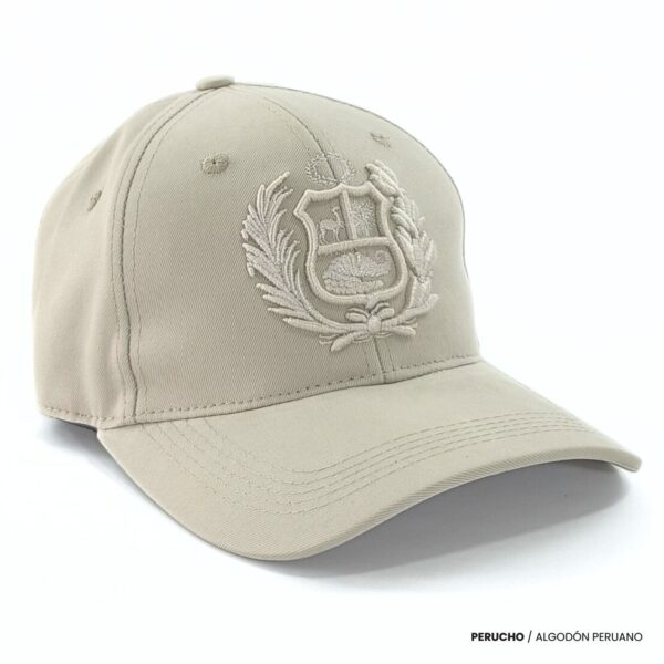 Gorra de algodón Pima color beige escudo bordado - Imagen 2